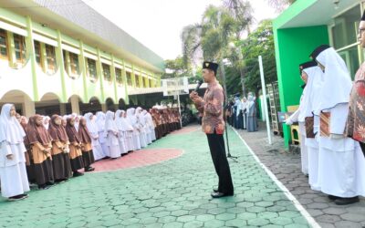 SMP Mujahidin Surabaya Semarakkan Upacara Peringatan Hardiknas Bersama Yayasan Masjid Mujahidin Surabaya