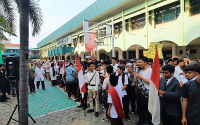 Peringati Hari Pahlawan, Sekolah Yayasan Masjid Mujahidin Surabaya Gelar Pawai Kostum Hingga Aksi Teatrikal