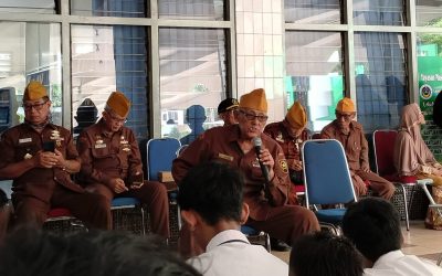 Menginspirasi Generasi Muda